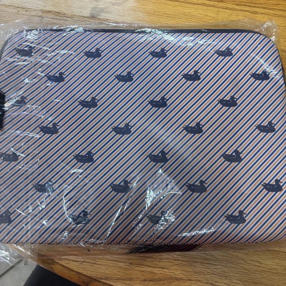 Southern Marsh Southern Outfitter‎ New In Package Laptop Case Stripes Duck